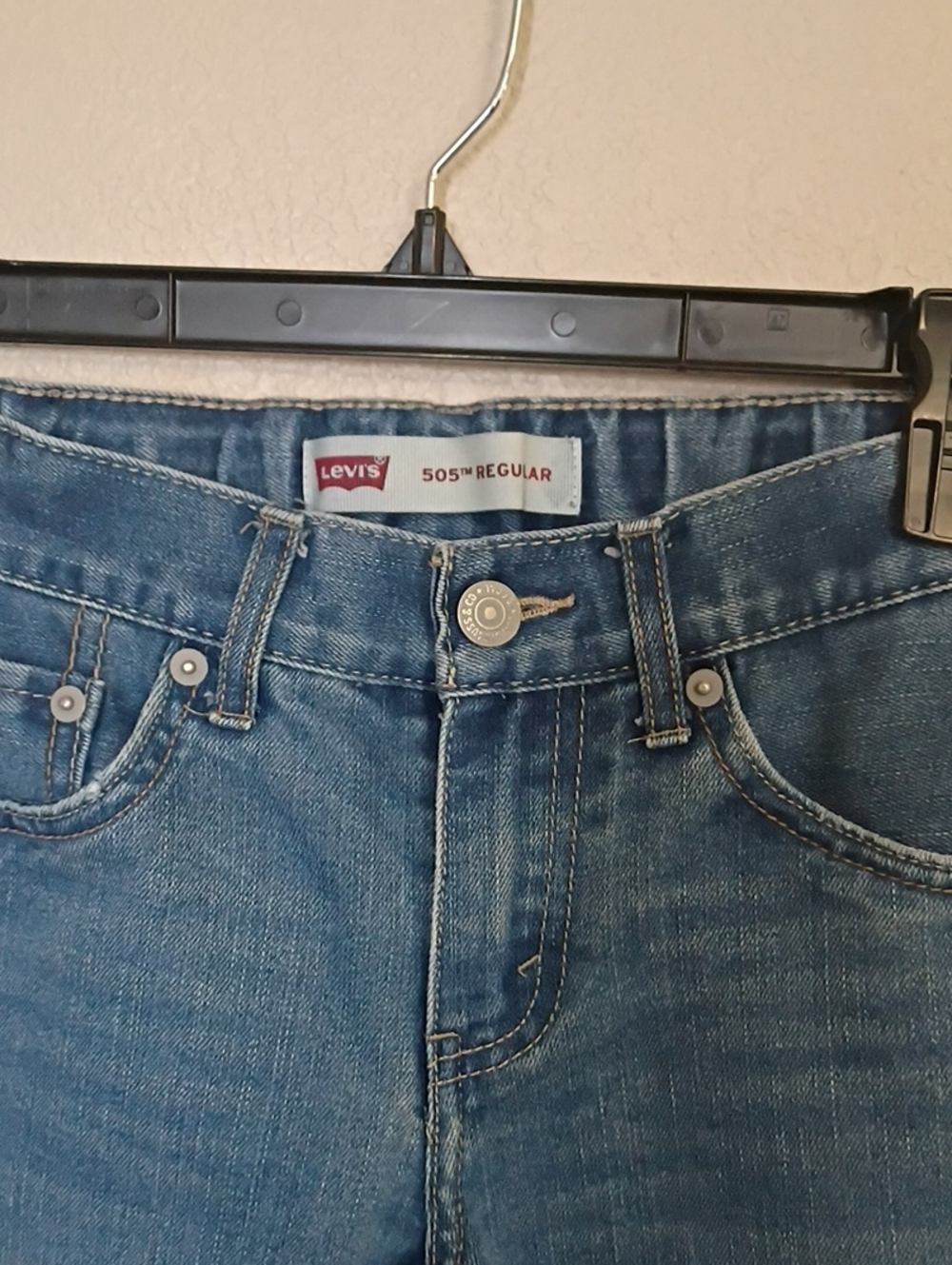 Levi's Classic Light Blue Straight Jeans for Boys - Picture 3 of 4